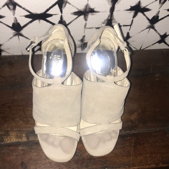 MICHAEL Michael Kors Suede Leather Heels - Picture 5 of 7